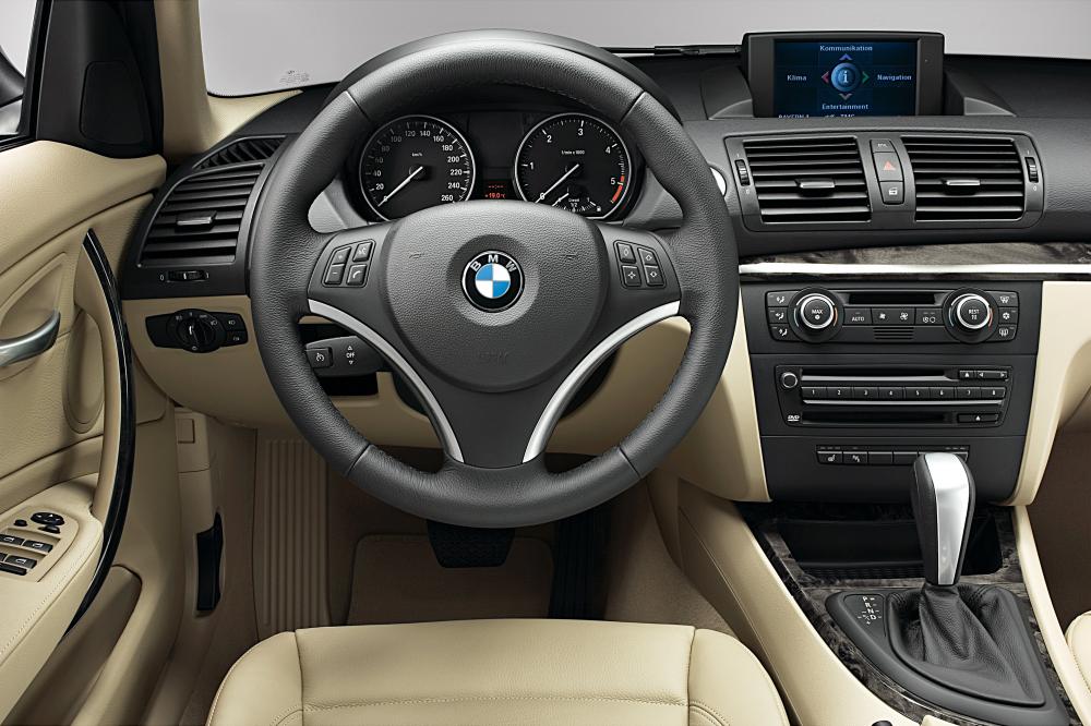 BMW 1 серия E87 [рестайлинг] (2007-2012) Хетчбэк 5-дв. интерьер 