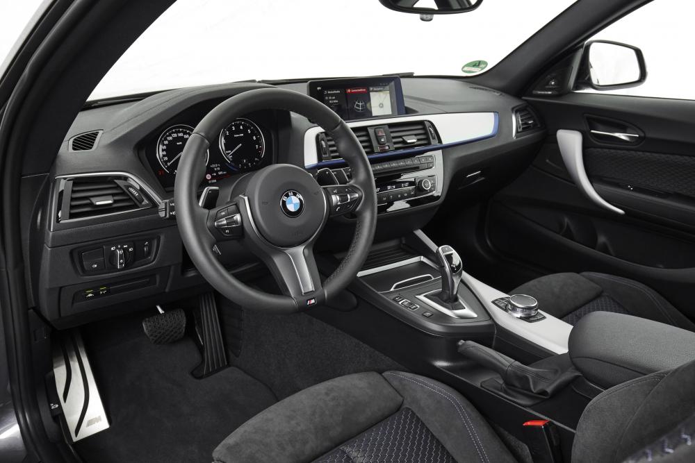 BMW 2 серия 1 поколение F22 [рестайлинг] (2017) Купе интерьер
