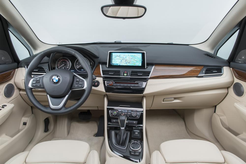 BMW 2 серия Active Tourer 1 поколение F45 (2014-2018) Минивэн интерьер 
