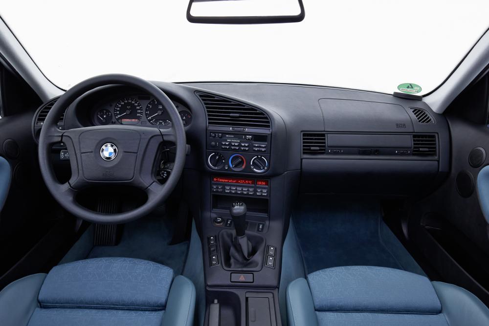BMW 3 серия 3 поколение E36 (1990-2000) Седан интерьер 