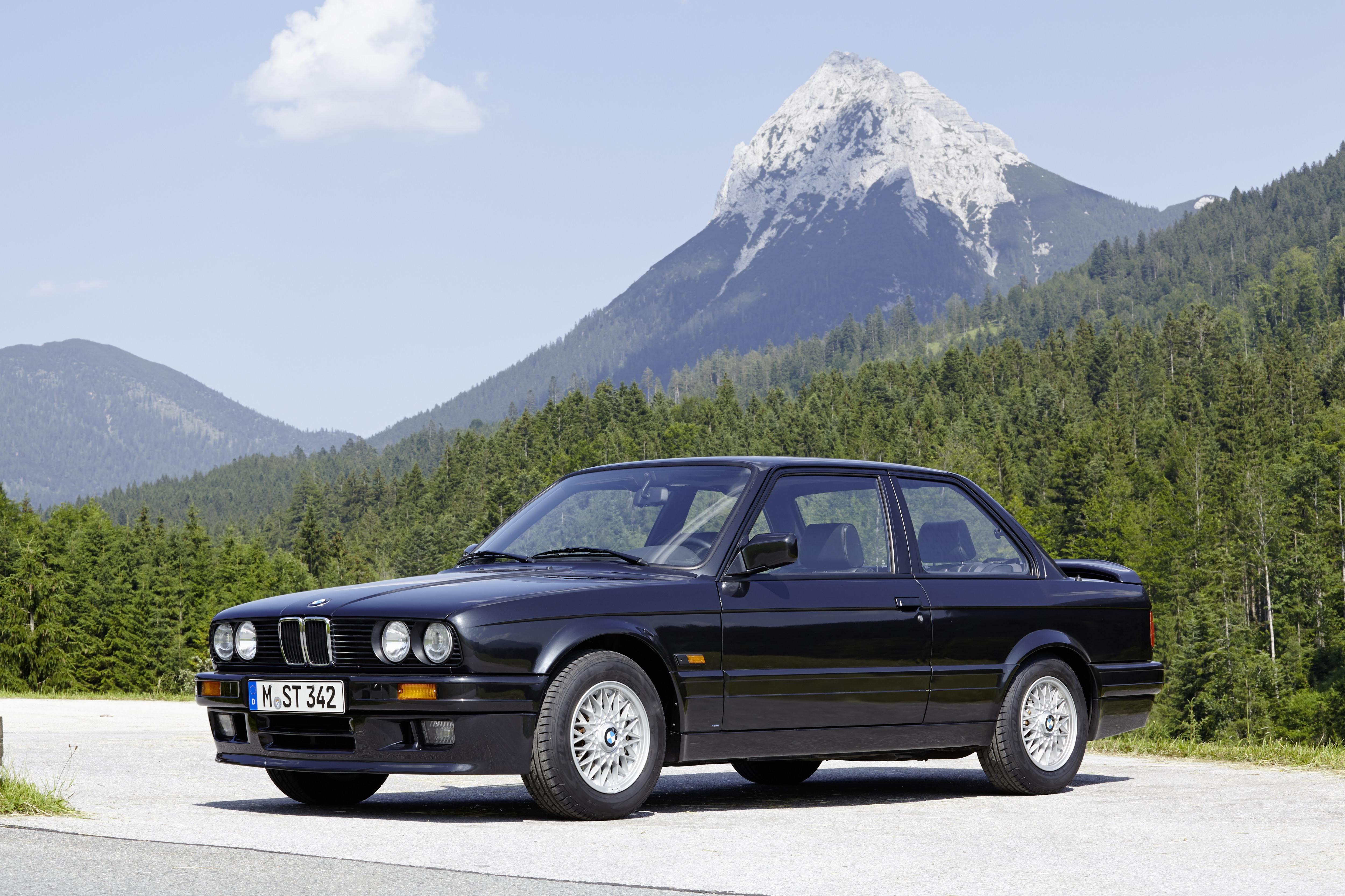 Купить старую бмв. BMW 3 Series (e30). BMW e30 1990. BMW e30 320is. BMW 316 e30.