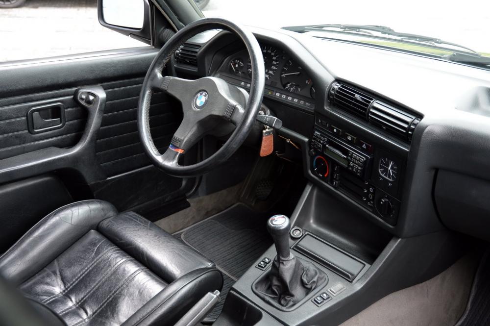 BMW 3 серия E30 [рестайлинг] (1987-1994) Седан интерьер 