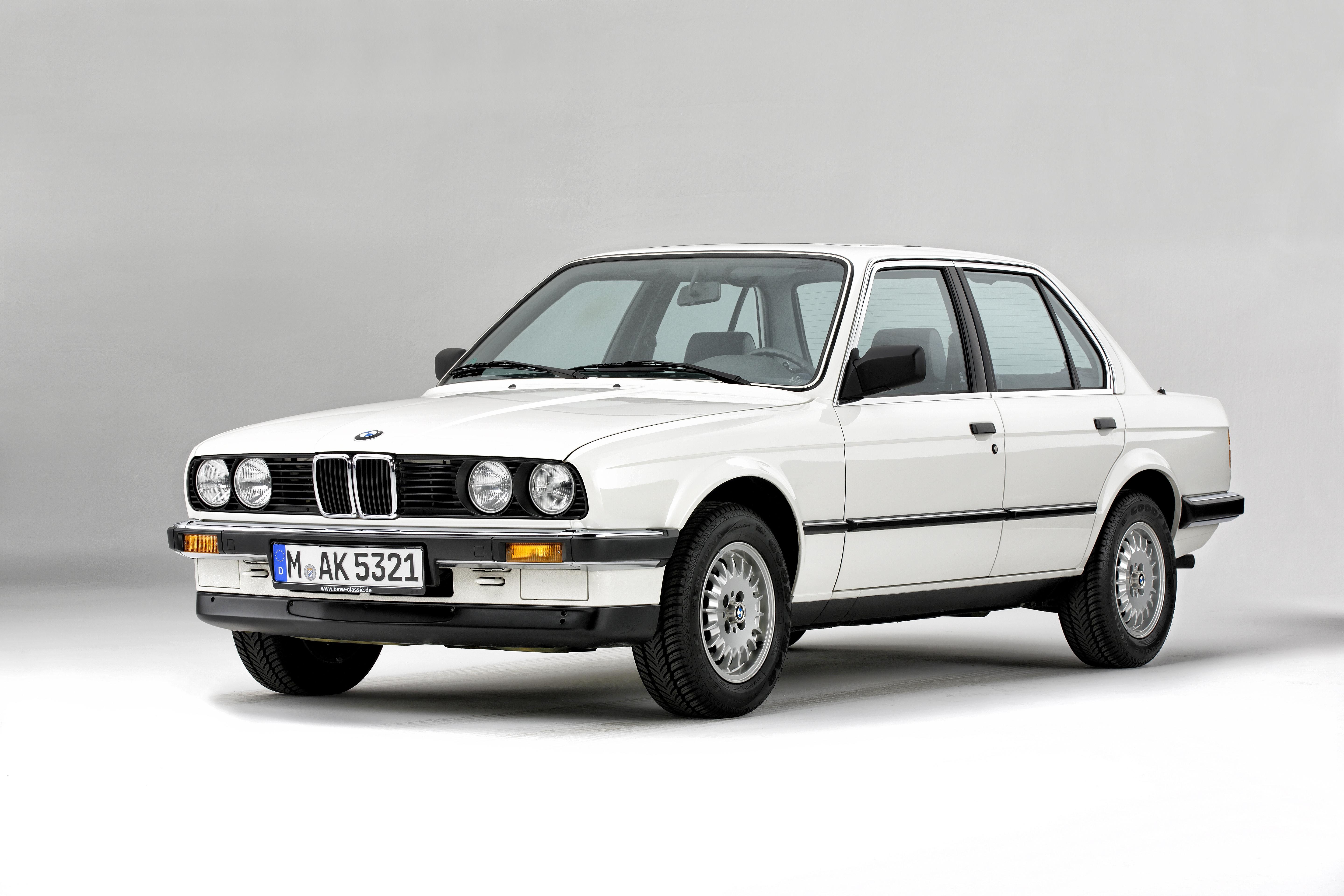 Запчасти бмв е30. BMW 3 Series (e30). BMW 318 e30 седан. БМВ 3 е30 седан. BMW e30 324d.