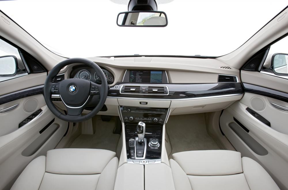 BMW 5 серия 6 поколение F07 (2009-2013) Gran Turismo лифтбэк интерьер 