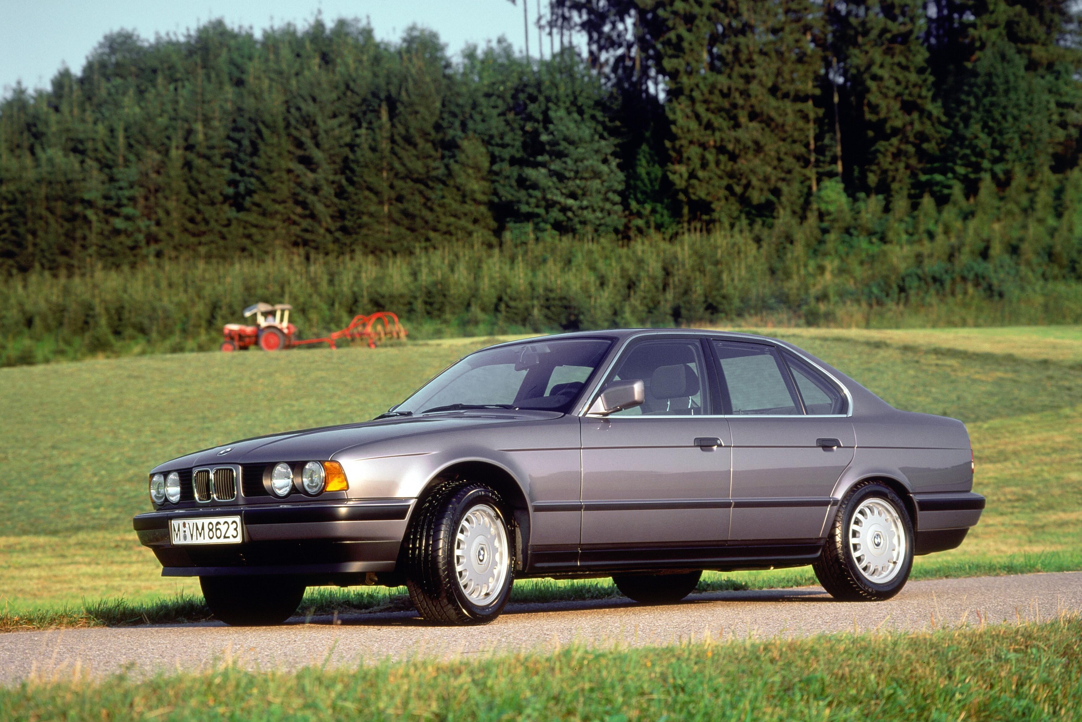 5 е поколение. БМВ е34 525ix. BMW 525 e34. BMW 5 e34 1988. BMW 525ix e34 седан.