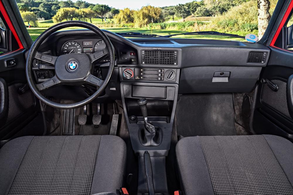 BMW 5 серия 2 поколение E28 (1981-1988) Седан интерьер 