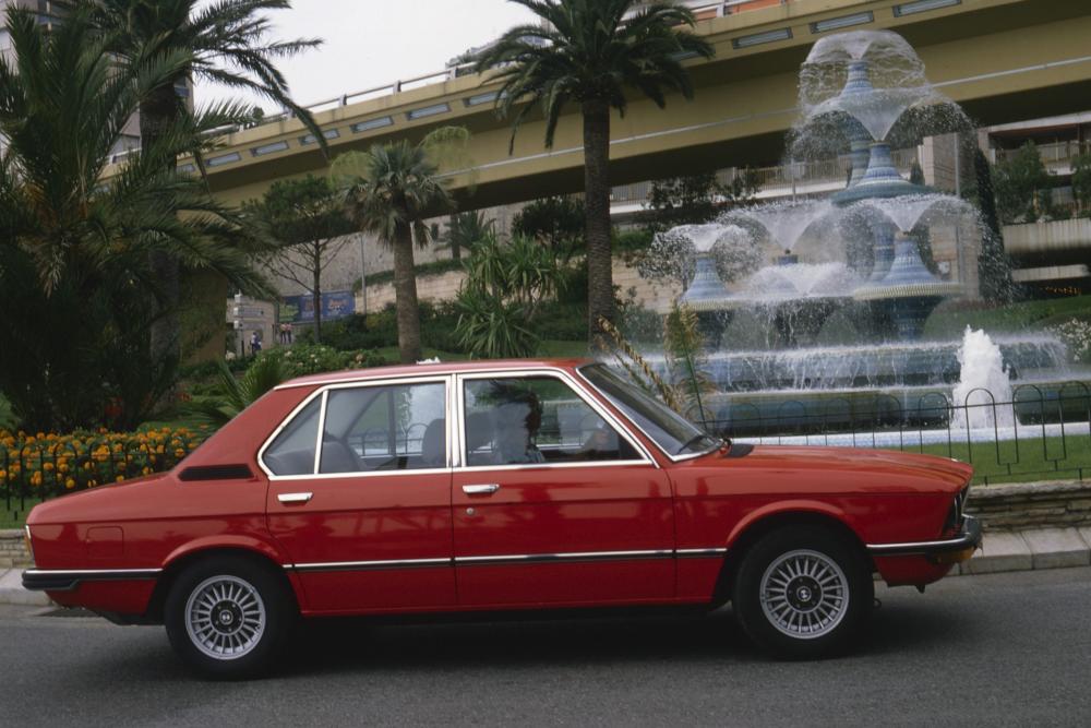 BMW 5 серия 1 поколение E12 [рестайлинг] (1976-1981) Седан
