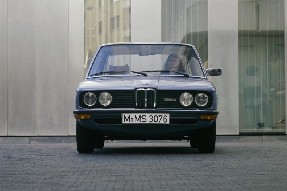 BMW 5 серия 1 поколение E12 [рестайлинг] (1976-1981) Седан