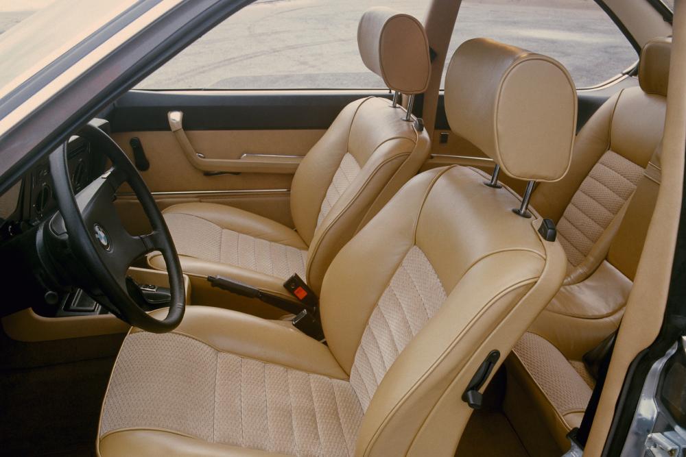 BMW 6 серия 1 поколение E24 [рестайлинг] (1978-1987) Купе интерьер 