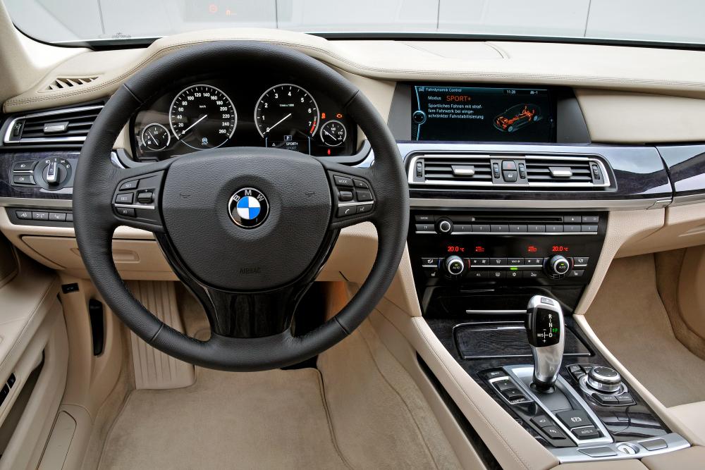 BMW 7 серия 5 поколение F01/F02 (2008-2012) Седан интерьер 