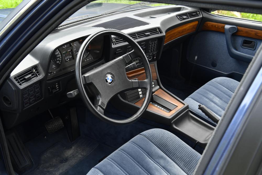 BMW 7 серия 1 поколение E23 [рестайлинг] (1979-1987) Седан интерьер