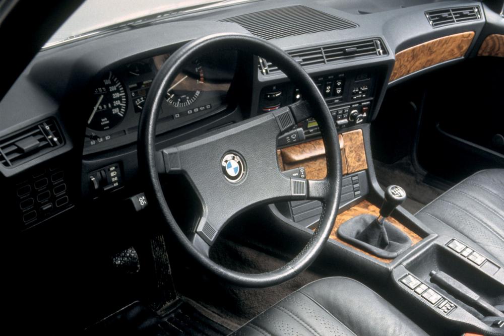 BMW 7 серия 1 поколение E23 [рестайлинг] (1979-1987) Седан интерьер 