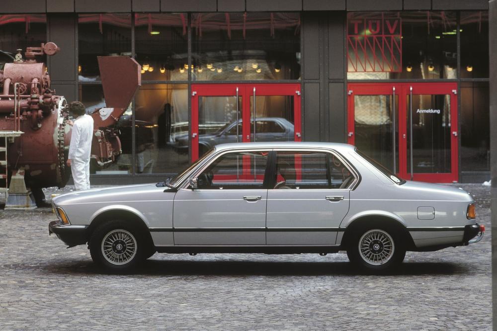 BMW 7 серия 1 поколение E23 (1977-1982) Седан