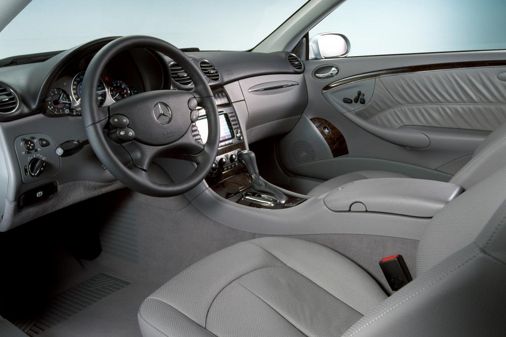 Mercedes-Benz CLK-Класс C209 рестайлинг купе интерьер