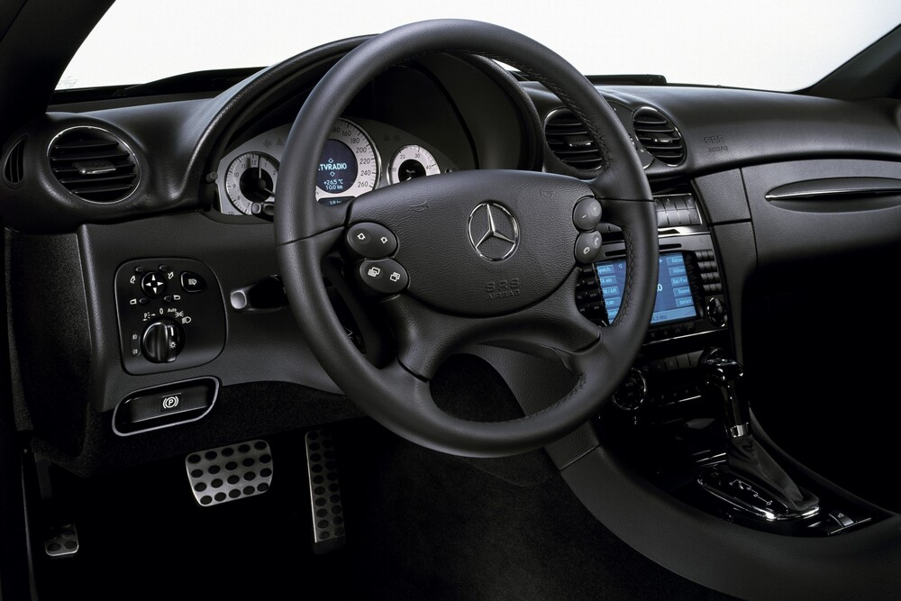 Mercedes-Benz CLK-Класс A209 рестайлинг (2005-2010) Кабриолет 2-дв. интерьер 