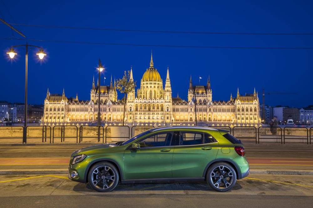 Mercedes-Benz GLA-Класс X156 [рестайлинг] (2017-2020) кроссовер 