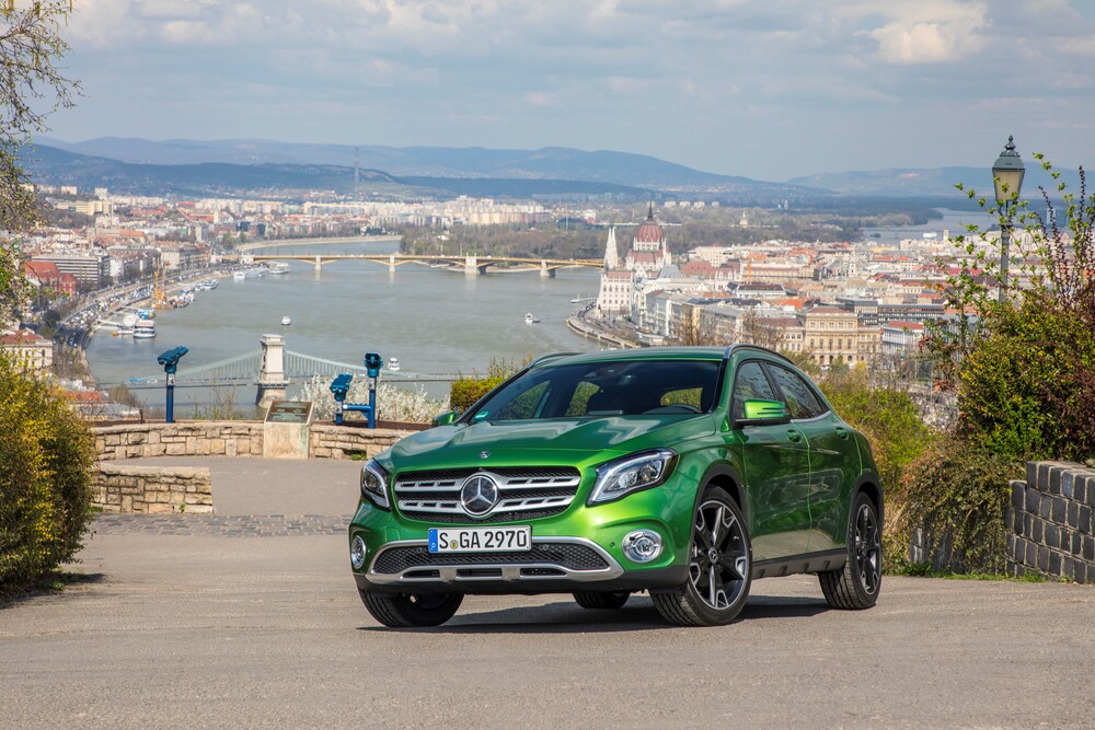 Mercedes-Benz GLA-Класс X156 [рестайлинг] (2017-2020) кроссовер 