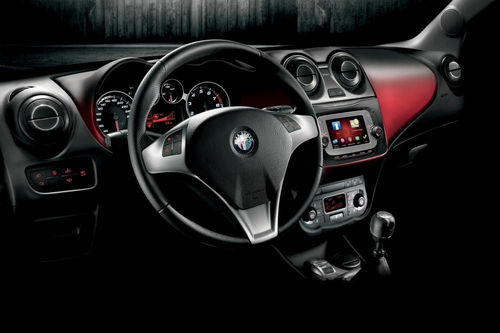 Alfa Romeo MiTo 955 рестайлинг Хетчбэк интерьер