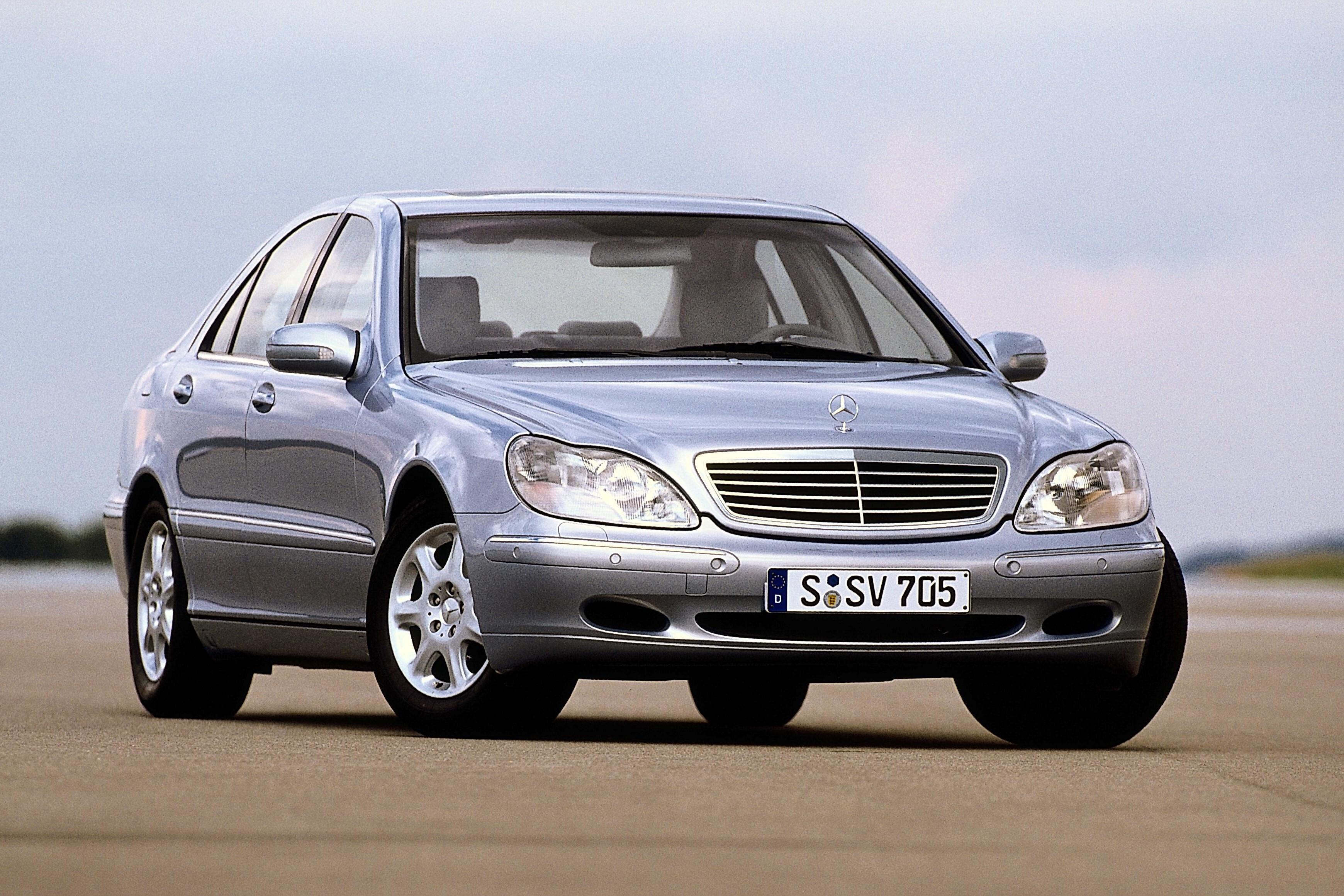 Mercedes s320. Mercedes-Benz w220. Mercedes Benz s w220. Mercedes Benz s class w220. Мерседес Бенц s класс 220.