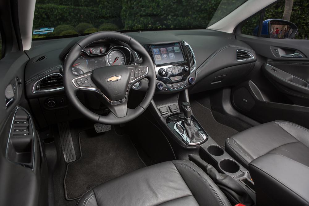 Chevrolet Cruze 3 поколение (2015-2018) Седан интерьер 