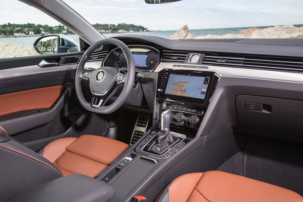 Volkswagen Arteon 1 поколение интерьер 