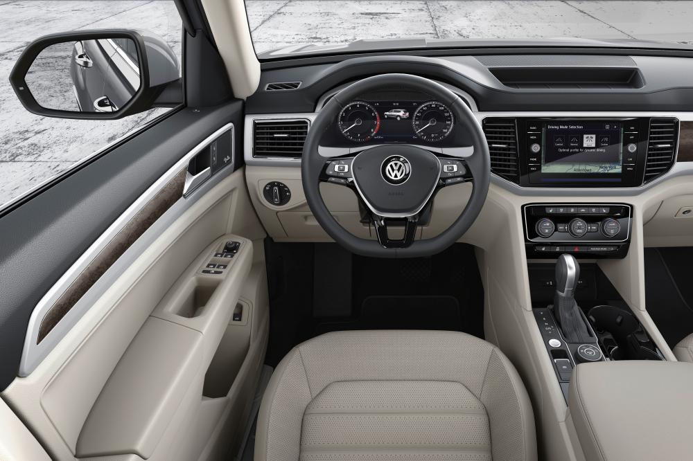 Volkswagen Teramont 1 поколение (2017-2021) Кроссовер интерьер 