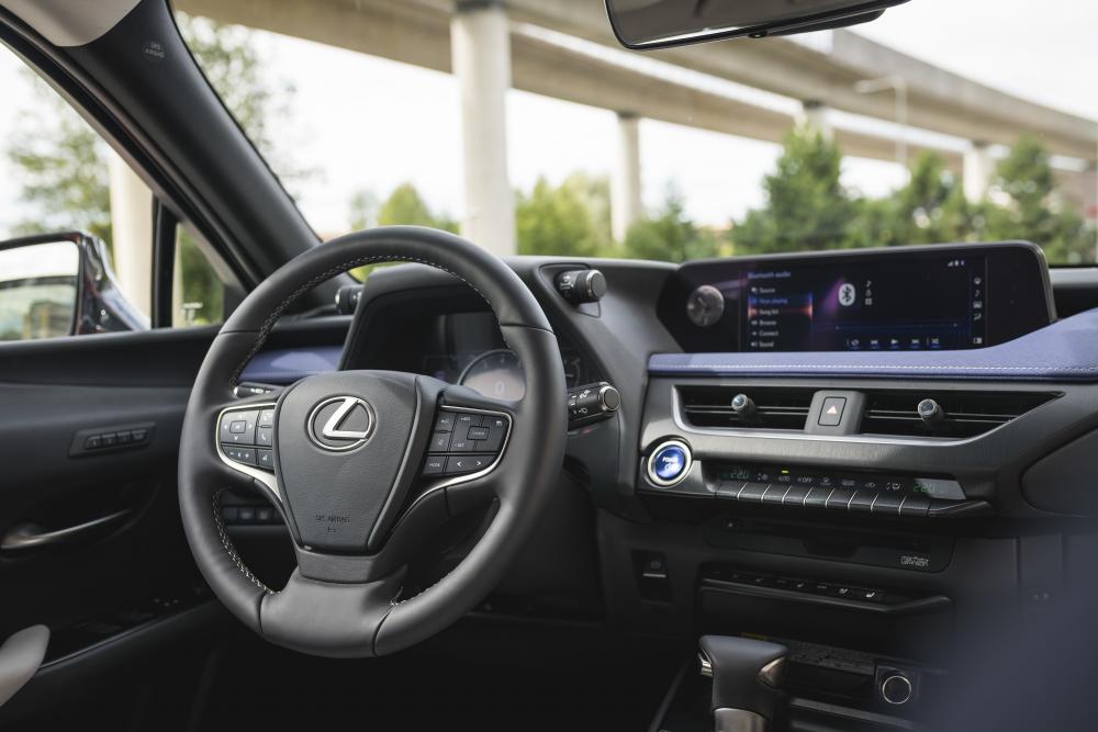 Lexus LX 1 поколение (2018) кроссовер интерьер 