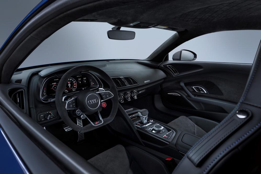 Audi R8 2 поколение [рестайлинг] (2019) Купе интерьер 