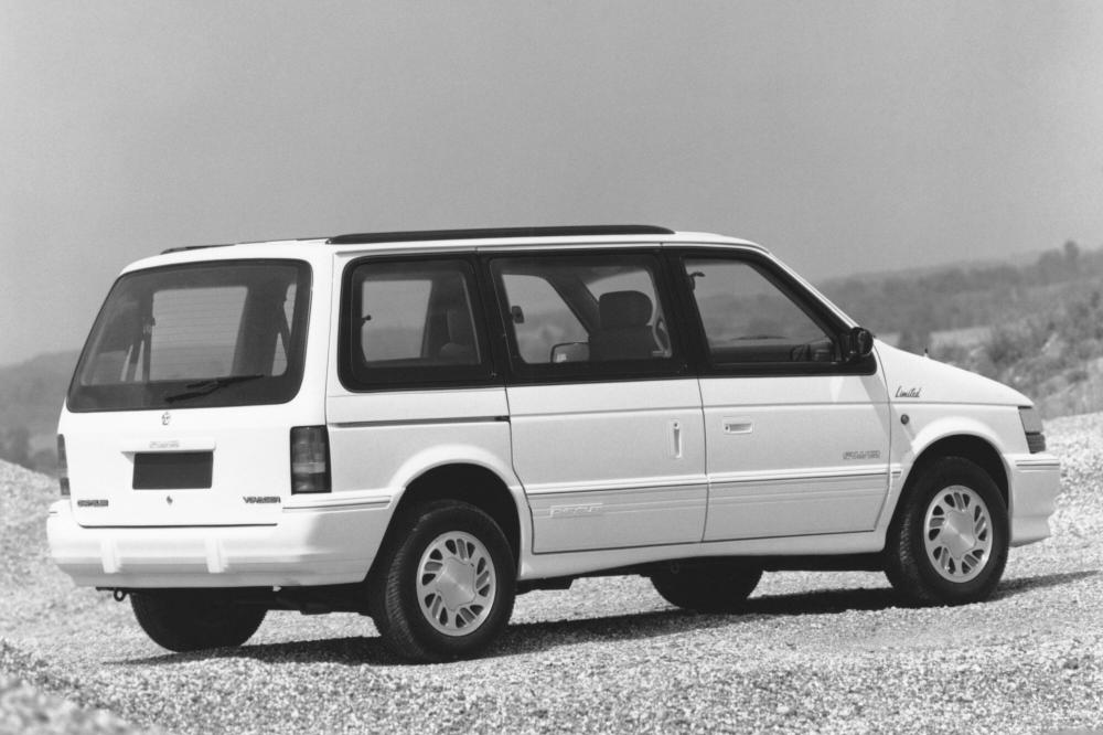 Chrysler Voyager 2 поколение (1990-1995) Минивэн