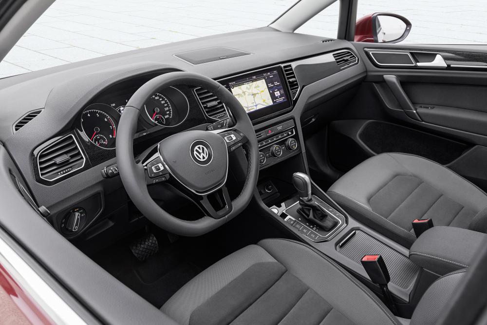 Volkswagen Golf 7 поколение [рестайлинг] (2017-2020) Sportsvan минивэн интерьер 