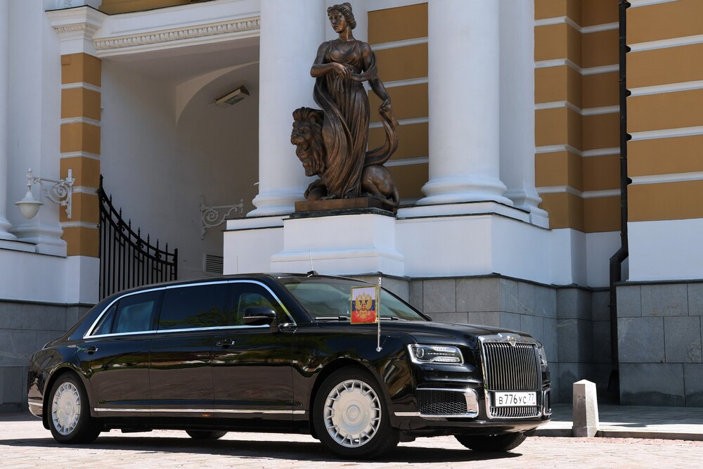 Aurus Senat 1 поколение (2018) Limousine седан 4-дв.