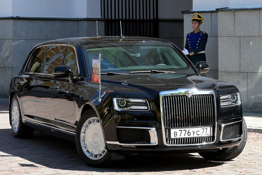 Aurus Senat 1 поколение (2018) Limousine седан 4-дв.