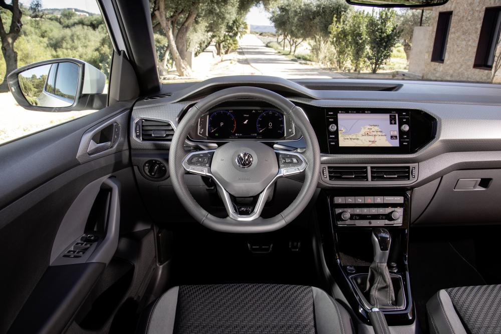 Volkswagen T-Cross 1 поколение (2019) Кроссовер интерьер 