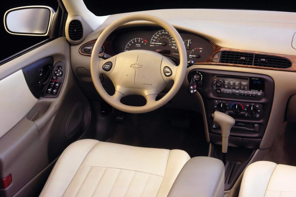 Chevrolet Malibu 2 поколение рестайлинг Седан интерьер