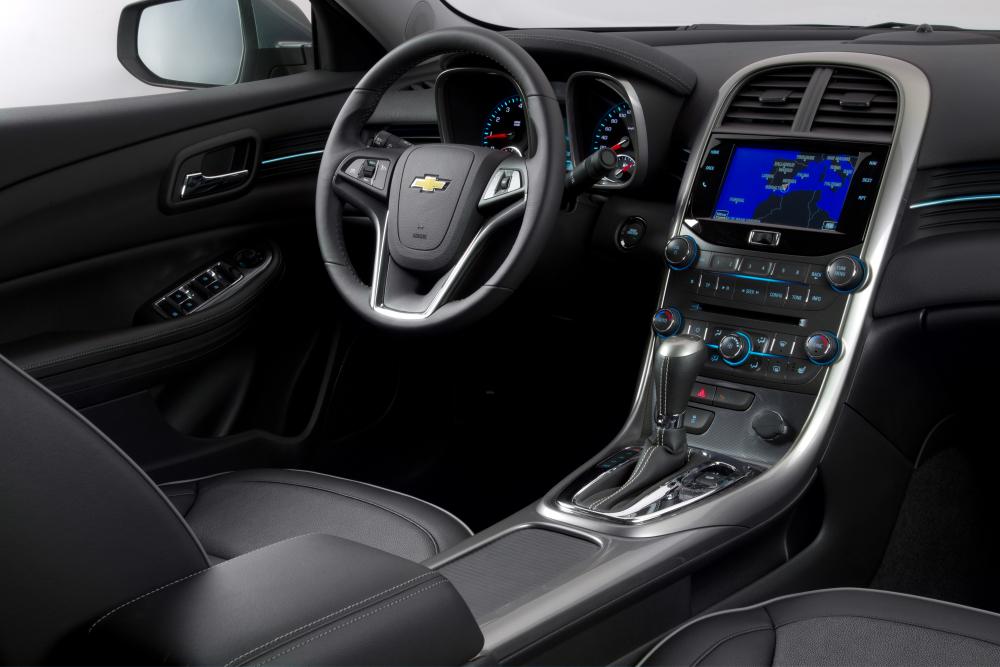 Chevrolet Malibu 5 поколение Седан интерьер