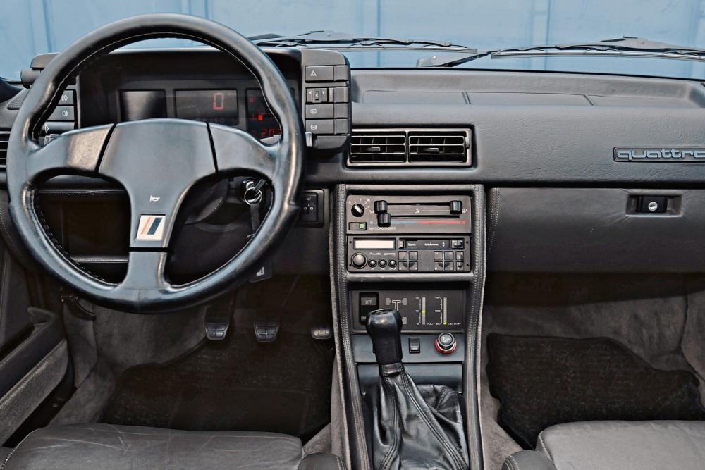 Audi Quattro 1 поколение Typ 85 [рестайлинг] (1985-1991) Купе интерьер 