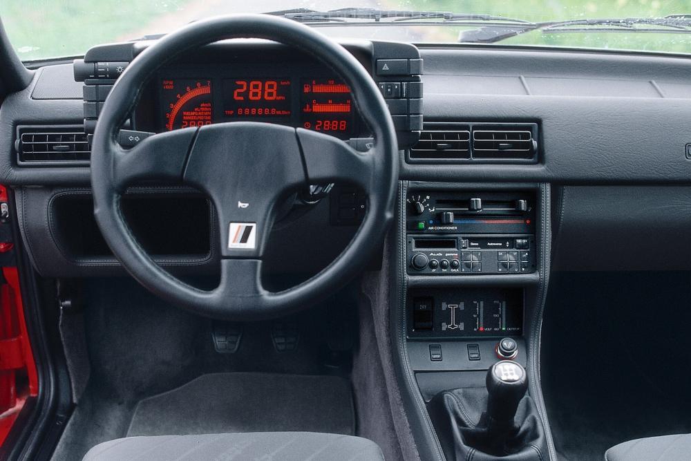 Audi Quattro 1 поколение Typ 85 [рестайлинг] (1985-1991) Купе интерьер 
