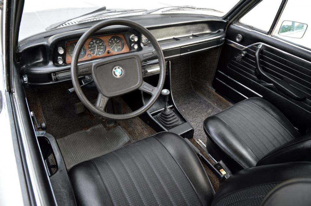 BMW 02 (E10) 1 поколение (1971-1974) Хетчбэк 3-дв. интерьер 
