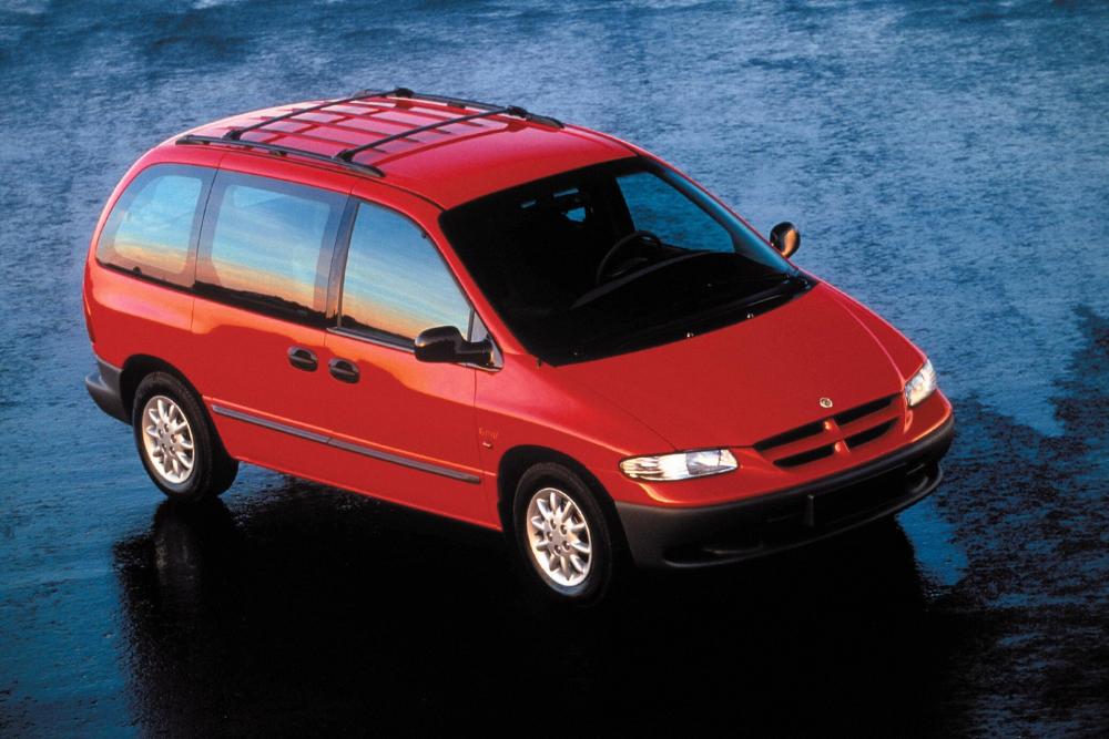 Chrysler Voyager 3 поколение (1995-2000) Минивэн